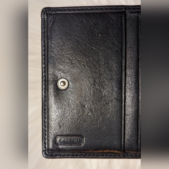 EUC Coach vintage black leather, top frame push lock closure, contrast white - Picture 8 of 12